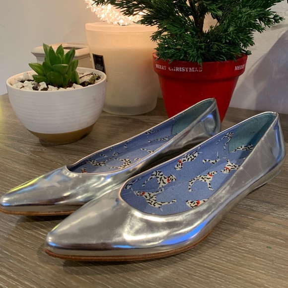 ❄️❄️STUART WEITZMANN Pointed Toe Flats - Picture 2 of 4
